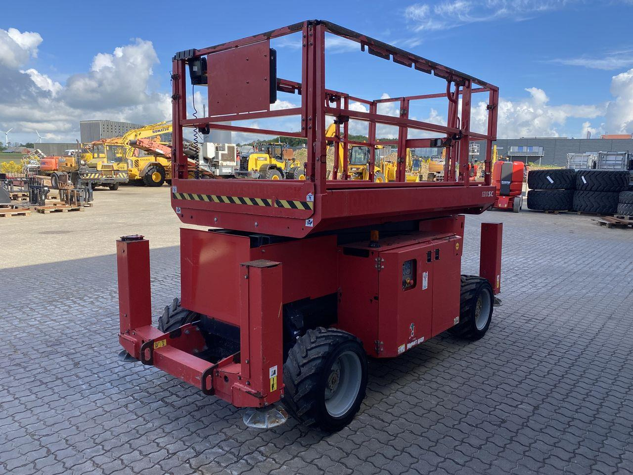Manitou 120SC - Ножична работна платформа: снимка 4 Manitou 120SC - Ножична работна платформа: снимка 4
