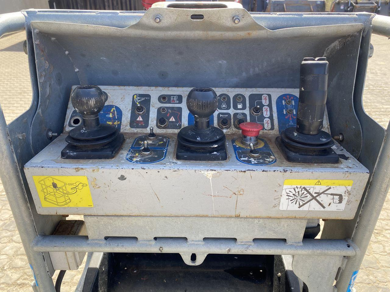 Manitou 180ATJ 2 RC - Артикулираща платформа: снимка 3 Manitou 180ATJ 2 RC - Артикулираща платформа: снимка 3