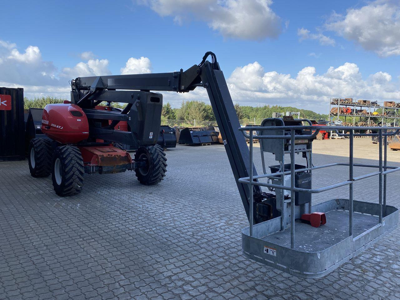 Manitou 200ATJ RC - Артикулираща платформа: снимка 5 Manitou 200ATJ RC - Артикулираща платформа: снимка 5