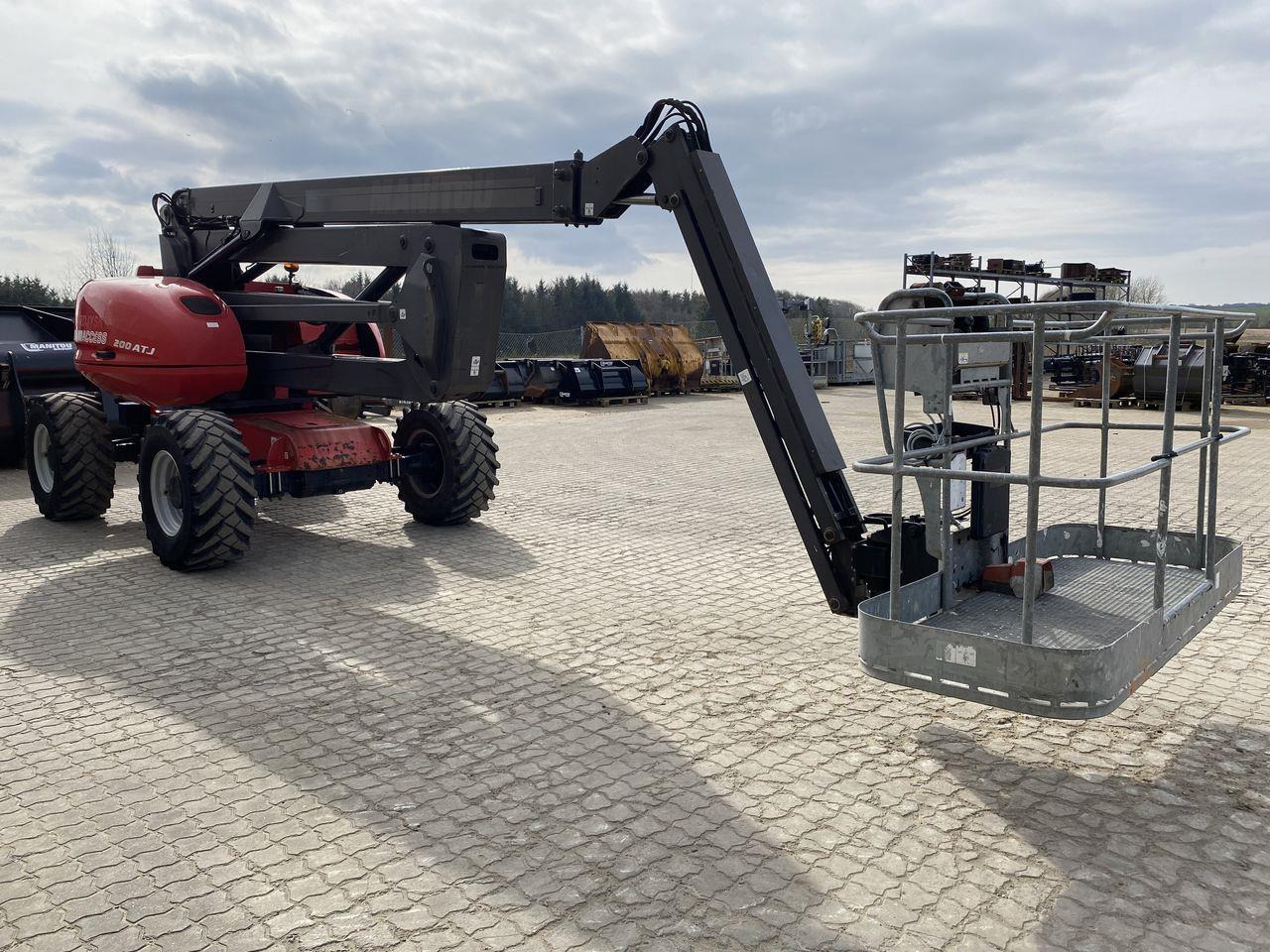 Manitou 200ATJ RC - Артикулираща платформа: снимка 5 Manitou 200ATJ RC - Артикулираща платформа: снимка 5