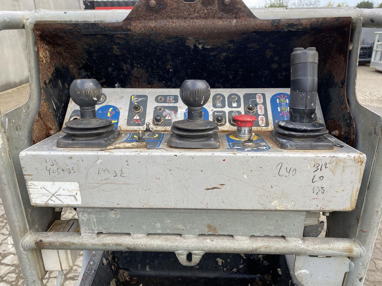 Manitou 200ATJ RC - Артикулираща платформа: снимка 3 Manitou 200ATJ RC - Артикулираща платформа: снимка 3