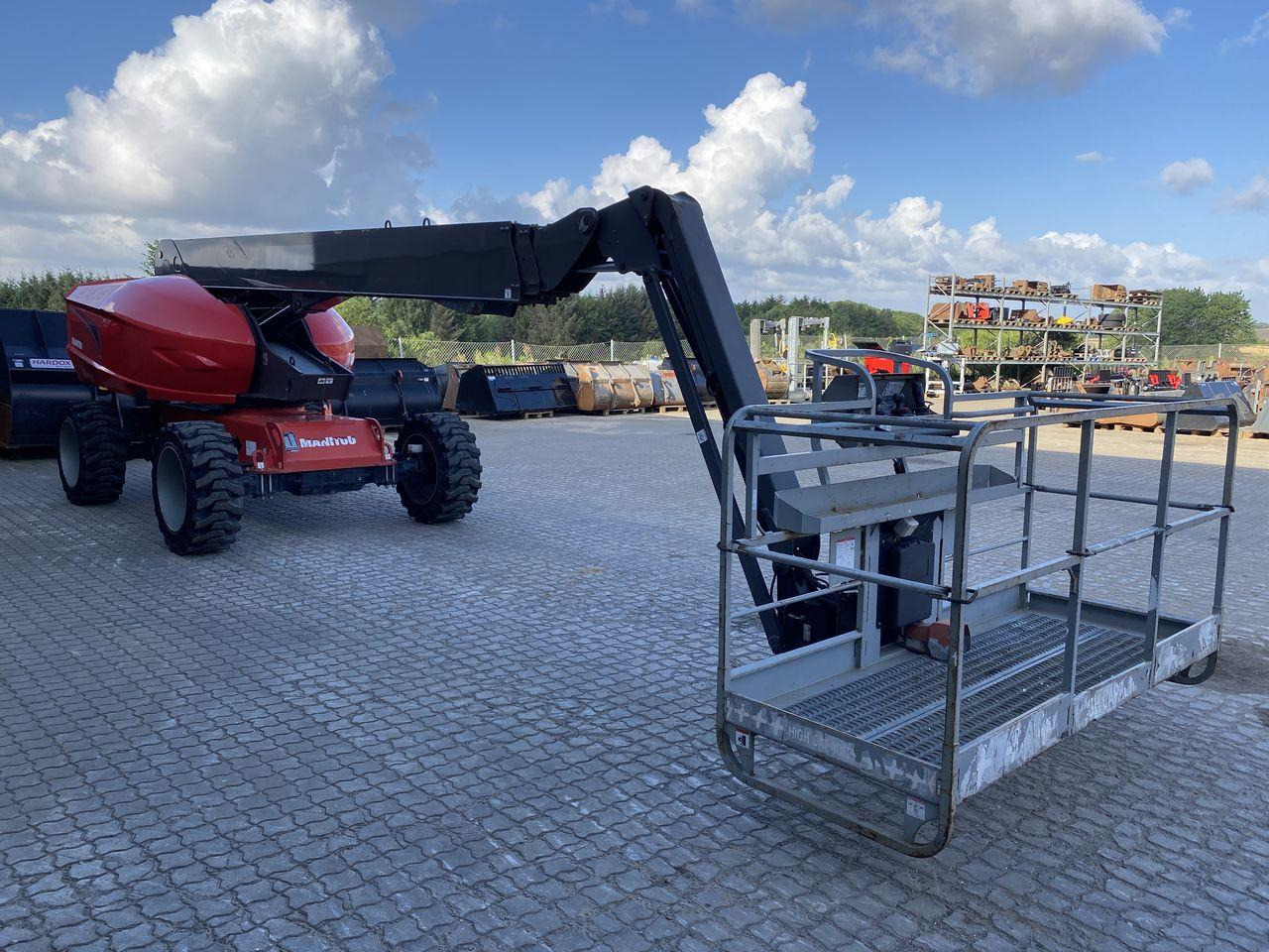 Manitou 220TJ+ - Телескопична платформа: снимка 5 Manitou 220TJ+ - Телескопична платформа: снимка 5