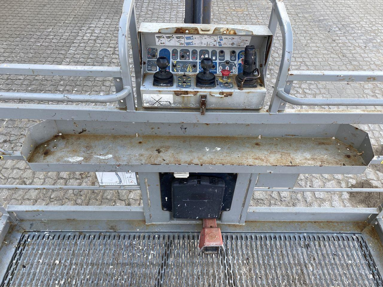 Manitou 280TJ - Телескопична платформа: снимка 3 Manitou 280TJ - Телескопична платформа: снимка 3