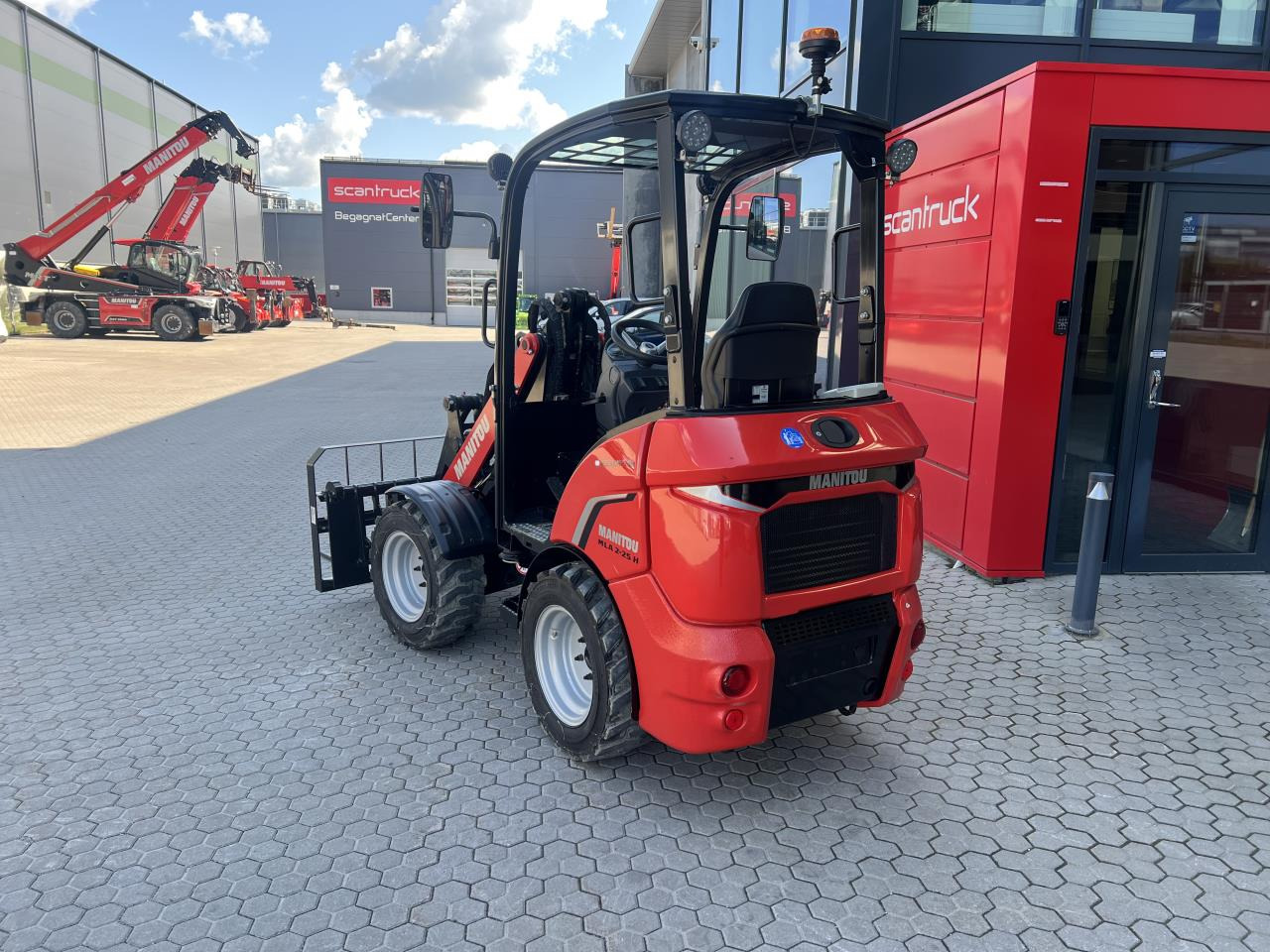 Manitou MLA 2-25H-4P - Колесен товарач: снимка 2 Manitou MLA 2-25H-4P - Колесен товарач: снимка 2