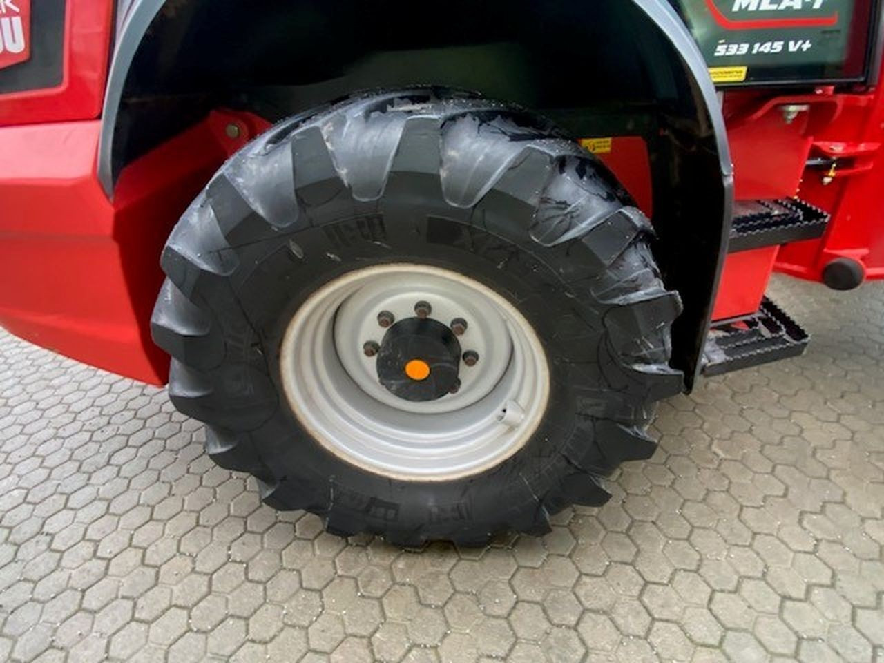 Телескопичен товарач Manitou MLA-T533 145V+Elite ST5: снимка 8 Телескопичен товарач Manitou MLA-T533 145V+Elite ST5: снимка 8