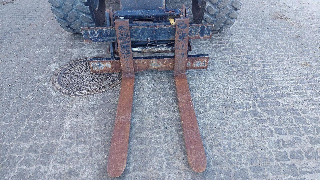 Телескопичен товарач Manitou MLT840-137PS ELITE: снимка 8