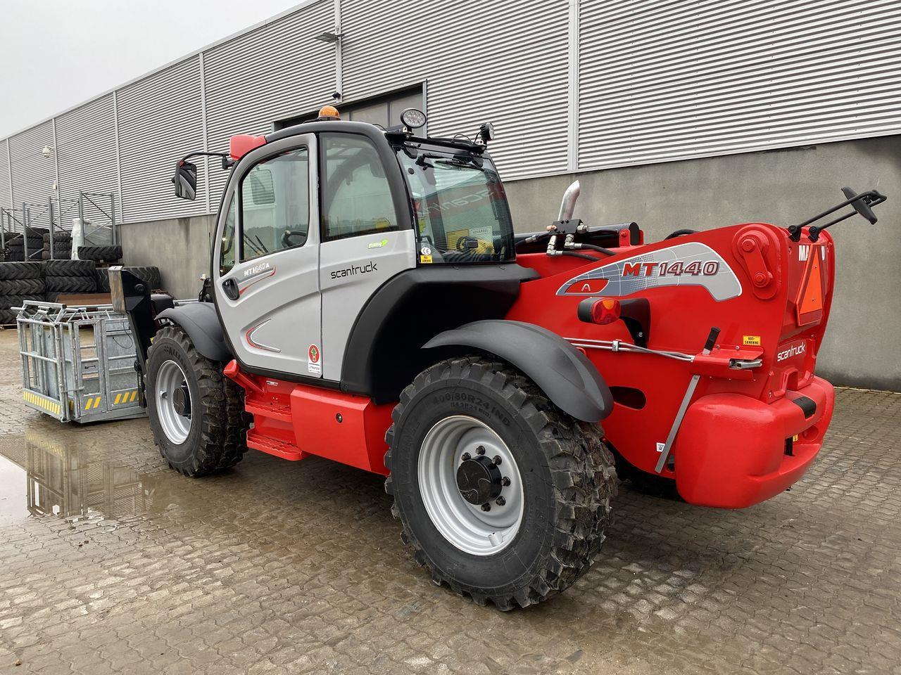Manitou MT1440A - Телескопичен товарач: снимка 2 Manitou MT1440A - Телескопичен товарач: снимка 2