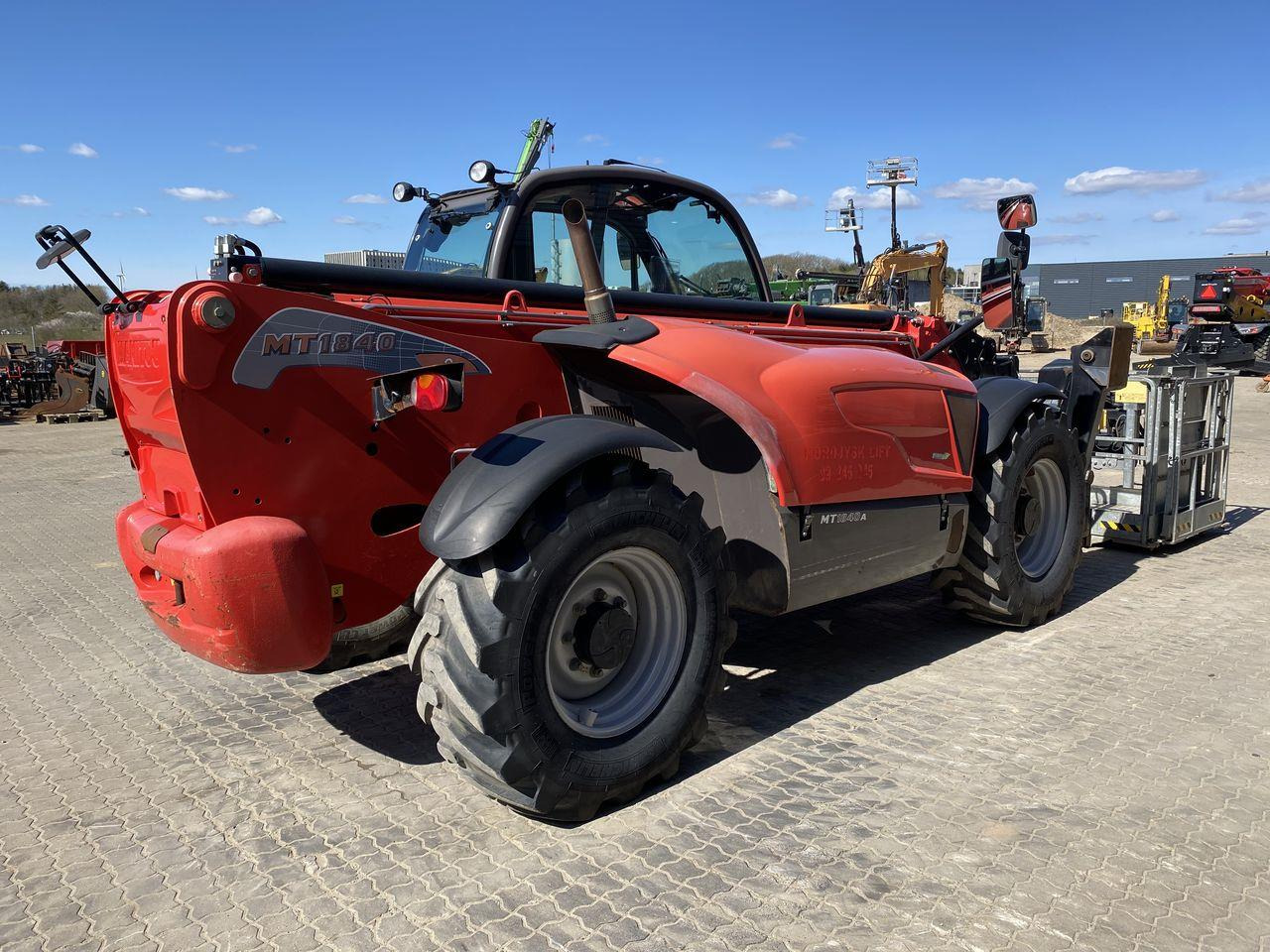 Manitou MT1840A ST3B - Телескопичен товарач: снимка 4 Manitou MT1840A ST3B - Телескопичен товарач: снимка 4