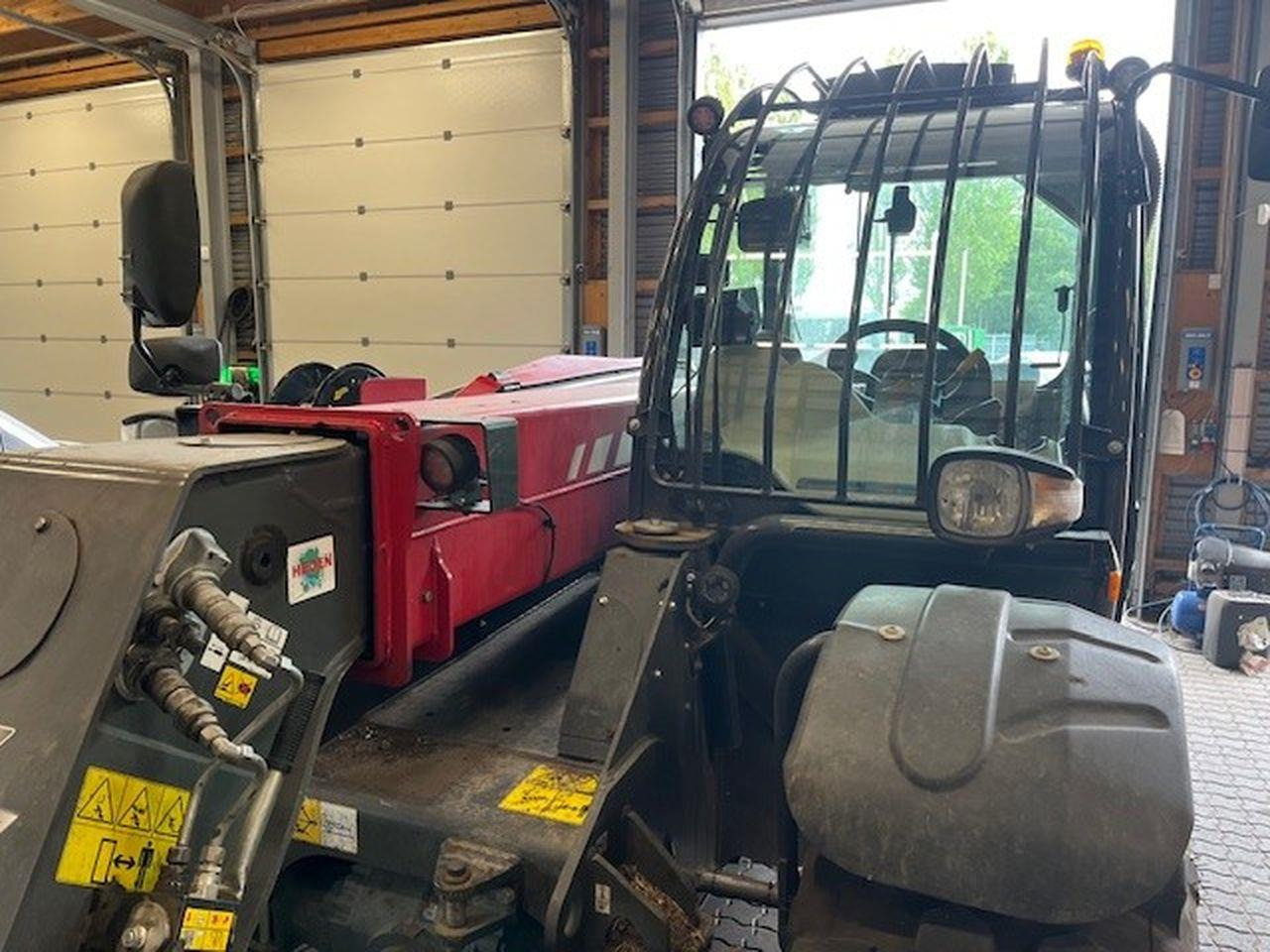 Massey Fergusson TH7038X - Телескопичен товарач: снимка 3 Massey Fergusson TH7038X - Телескопичен товарач: снимка 3