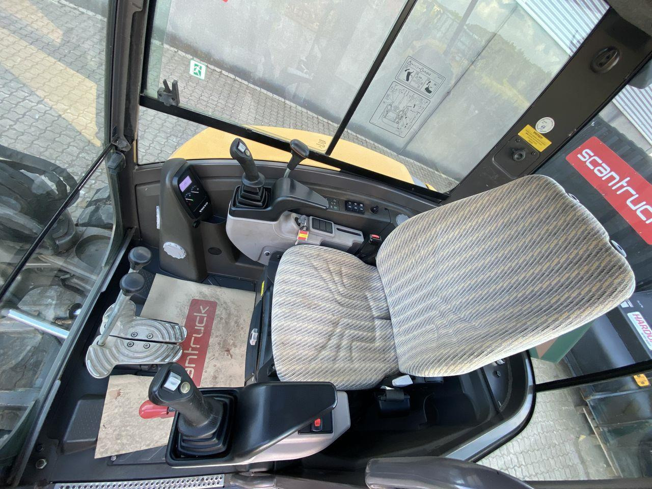 Volvo ECR50 - Мини багер: снимка 3 Volvo ECR50 - Мини багер: снимка 3