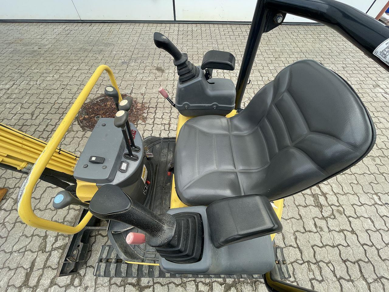 Yanmar VIO12 - Мини багер: снимка 3 Yanmar VIO12 - Мини багер: снимка 3