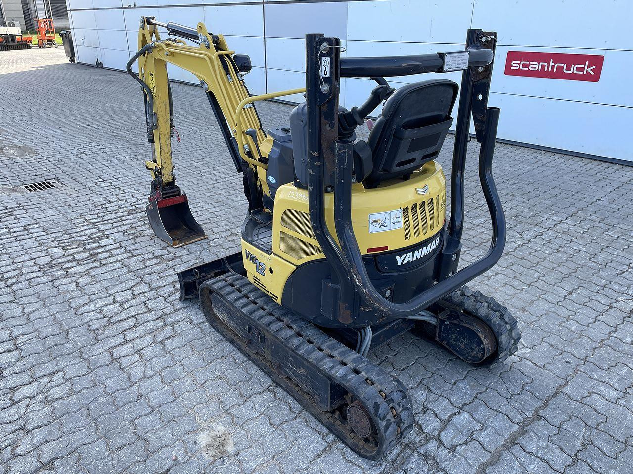 Yanmar VIO12 - Мини багер: снимка 2 Yanmar VIO12 - Мини багер: снимка 2