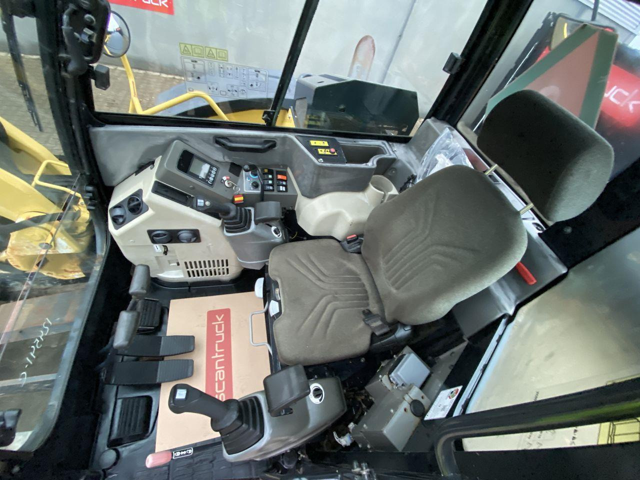 Yanmar VIO80-1A - Мини багер: снимка 3 Yanmar VIO80-1A - Мини багер: снимка 3