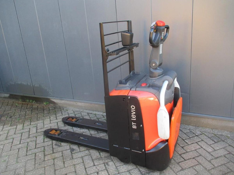 Toyota LPE200 - Палетна количка: снимка 3 Toyota LPE200 - Палетна количка: снимка 3