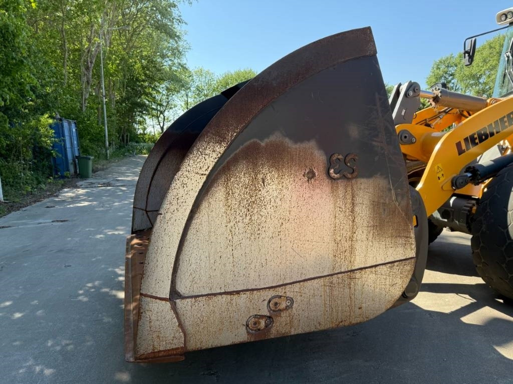 Eurosteel Hoogkiepbak - Кофа за Строителна техника: снимка 3 Eurosteel Hoogkiepbak - Кофа за Строителна техника: снимка 3