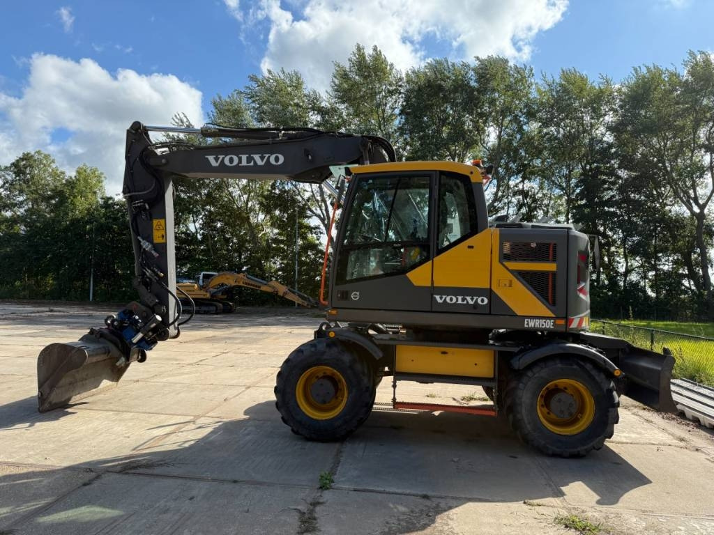 Volvo EWR 150 E  - Колесен багер: снимка 1 Volvo EWR 150 E  - Колесен багер: снимка 1