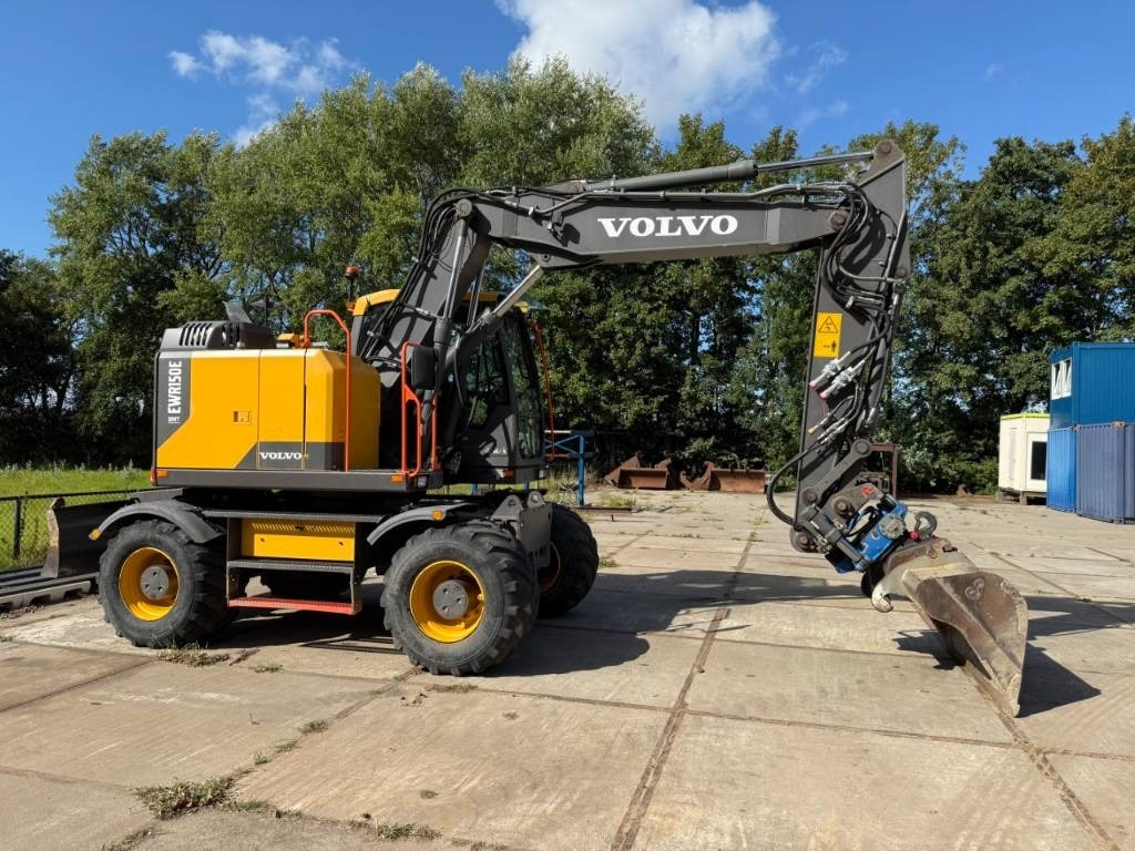 Volvo EWR 150 E  - Колесен багер: снимка 2 Volvo EWR 150 E  - Колесен багер: снимка 2
