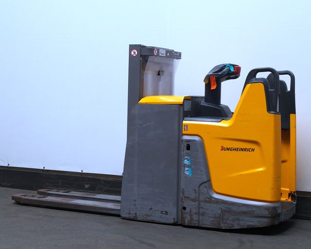 Jungheinrich ERD220 - Стакер: снимка 2 Jungheinrich ERD220 - Стакер: снимка 2