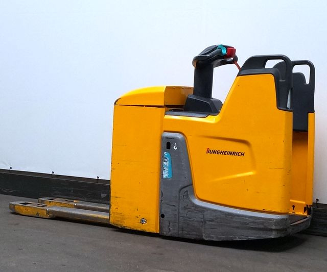 Jungheinrich ERE225 - Палетна количка: снимка 2 Jungheinrich ERE225 - Палетна количка: снимка 2