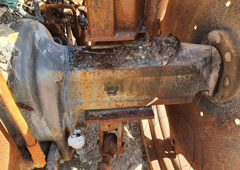 Claas Ares Renault 556 wał blok silnik głowica most zwolnica skrzynia - Скоростна кутия за Селскостопанска техника: снимка 5 Claas Ares Renault 556 wał blok silnik głowica most zwolnica skrzynia - Скоростна кутия за Селскостопанска техника: снимка 5