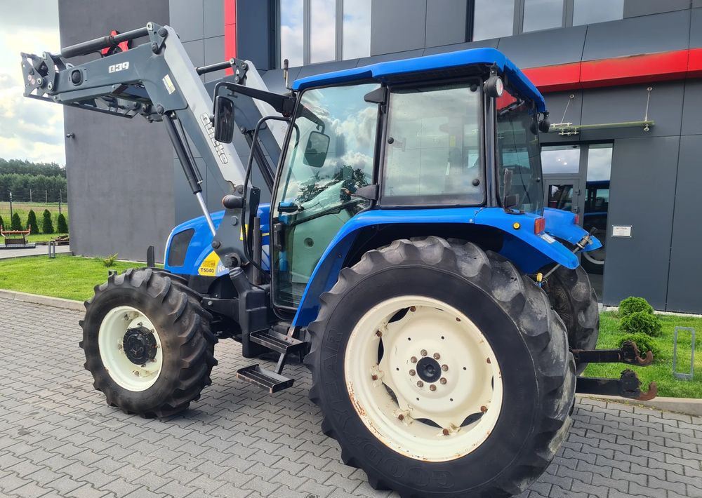New Holland T5040 - Трактор: снимка 3 New Holland T5040 - Трактор: снимка 3