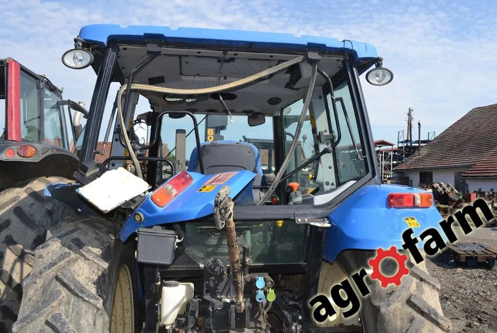 New Holland T5050 skrzynia silnik most obudowa piasta blok zawór - Скоростна кутия за Селскостопанска техника: снимка 1 New Holland T5050 skrzynia silnik most obudowa piasta blok zawór - Скоростна кутия за Селскостопанска техника: снимка 1