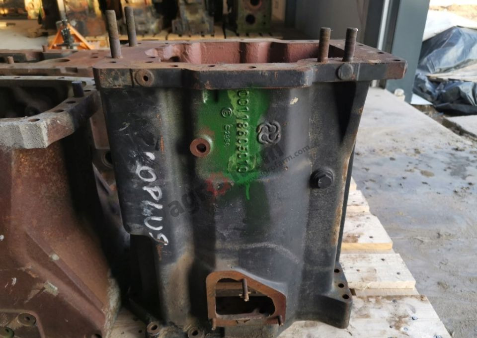 OBUDOWA SKRZYNI BIEGÓW DEUTZ SAME LAMBORGHINI - Трансмисия: снимка 1 OBUDOWA SKRZYNI BIEGÓW DEUTZ SAME LAMBORGHINI - Трансмисия: снимка 1