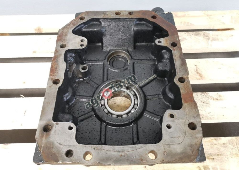 Obudowa WOM New Holland T6070, T7.170, TS130A - Скоростна кутия: снимка 2 Obudowa WOM New Holland T6070, T7.170, TS130A - Скоростна кутия: снимка 2