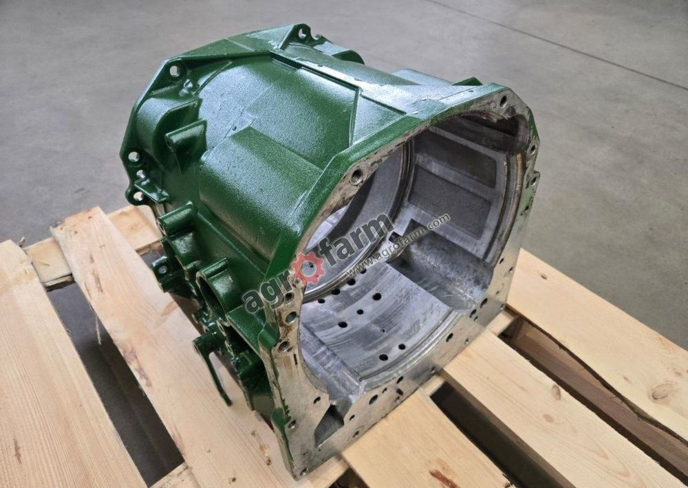Obudowa skrzyni biegów John Deere 6410, 6900, 6800 - Скоростна кутия: снимка 1 Obudowa skrzyni biegów John Deere 6410, 6900, 6800 - Скоростна кутия: снимка 1