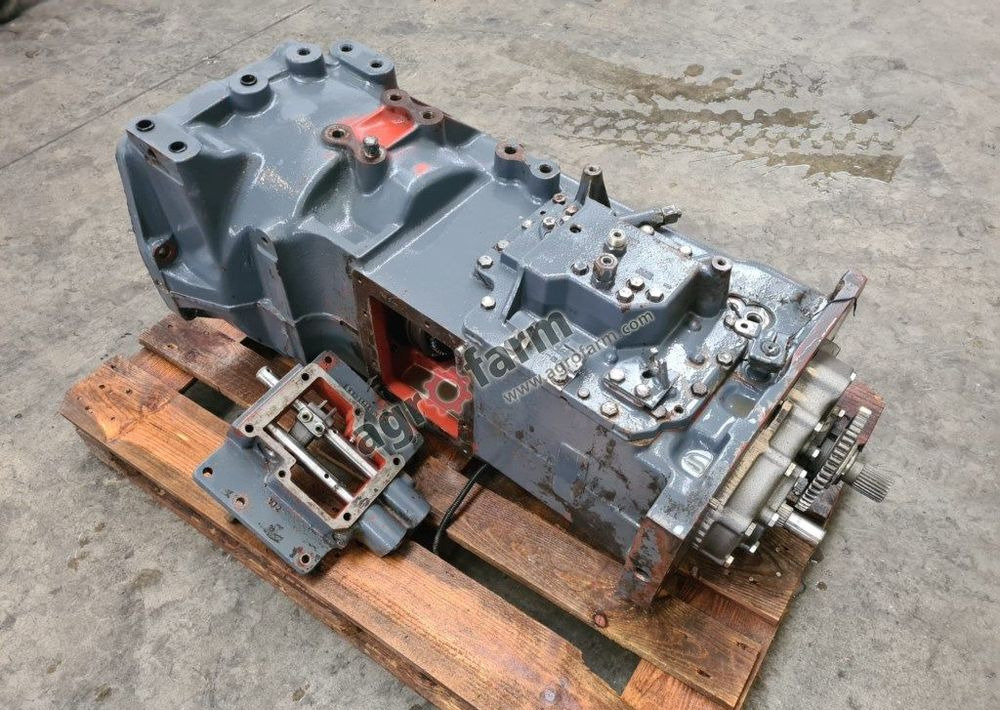 Skrzynia biegów Ford 5640 - Скоростна кутия: снимка 3 Skrzynia biegów Ford 5640 - Скоростна кутия: снимка 3