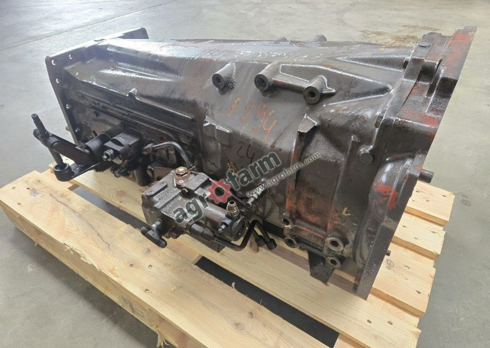Skrzynia biegów Massey Ferguson 6180, Dynashift - Скоростна кутия: снимка 4 Skrzynia biegów Massey Ferguson 6180, Dynashift - Скоростна кутия: снимка 4