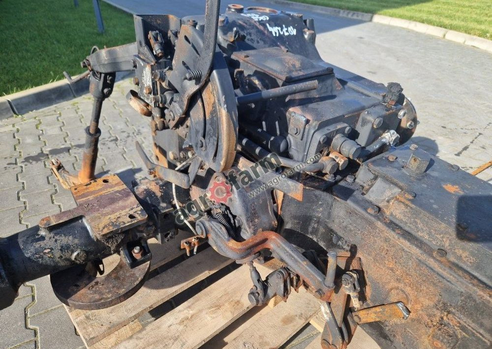 Skrzynia biegów, most tylny Case 833 3232742R1 - Скоростна кутия: снимка 1 Skrzynia biegów, most tylny Case 833 3232742R1 - Скоростна кутия: снимка 1