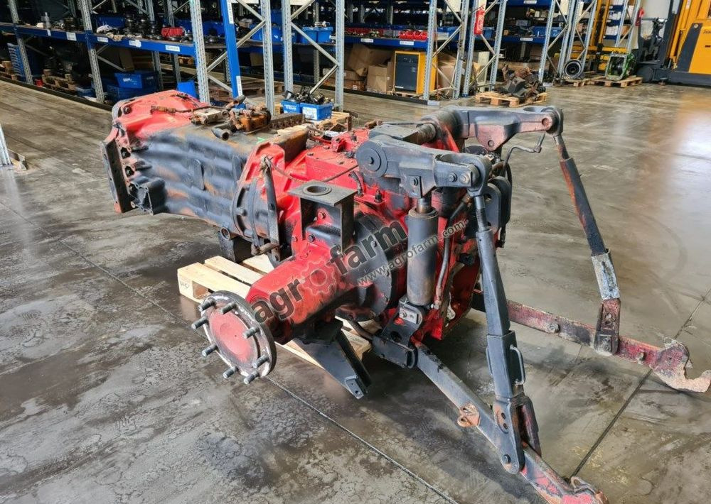 Skrzynia biegów, most tylny McCormick MTX 155 - Скоростна кутия: снимка 4 Skrzynia biegów, most tylny McCormick MTX 155 - Скоростна кутия: снимка 4