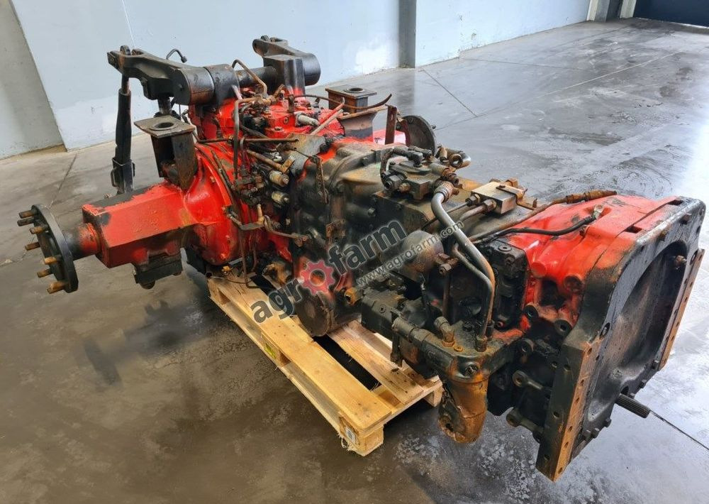 Skrzynia biegów, most tylny McCormick MTX 155 - Скоростна кутия: снимка 1 Skrzynia biegów, most tylny McCormick MTX 155 - Скоростна кутия: снимка 1