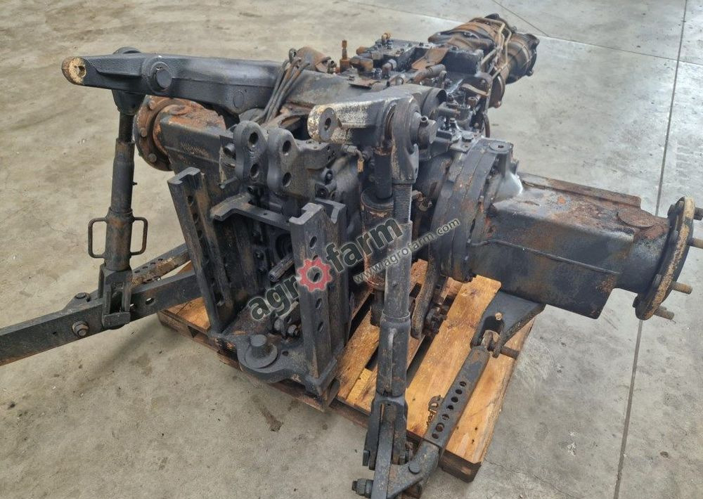 Skrzynia biegów, most tylny Valtra N174 H - Скоростна кутия: снимка 4 Skrzynia biegów, most tylny Valtra N174 H - Скоростна кутия: снимка 4