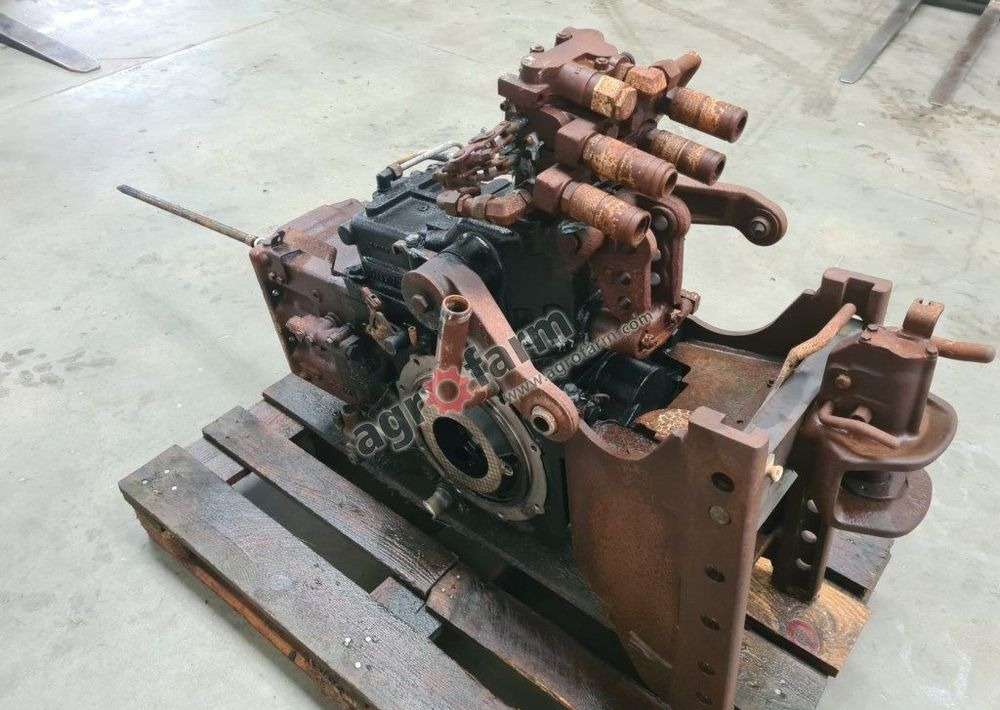 TYLNY MOST NEW HOLLAND T4.55 84225997 - Задна ос: снимка 3 TYLNY MOST NEW HOLLAND T4.55 84225997 - Задна ос: снимка 3