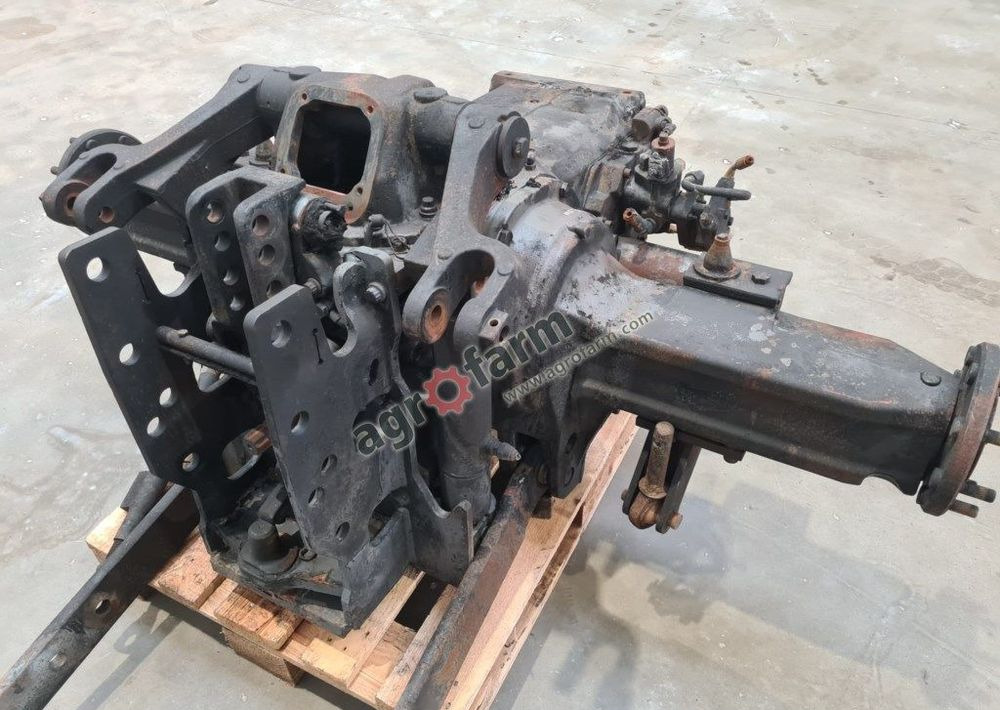 Tylny most Massey Ferguson 5435 851B9 - Скоростна кутия: снимка 3 Tylny most Massey Ferguson 5435 851B9 - Скоростна кутия: снимка 3