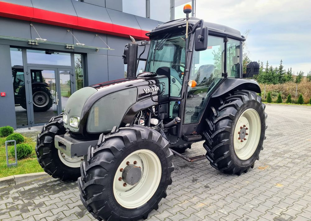 Valtra A93 - Трактор: снимка 1 Valtra A93 - Трактор: снимка 1