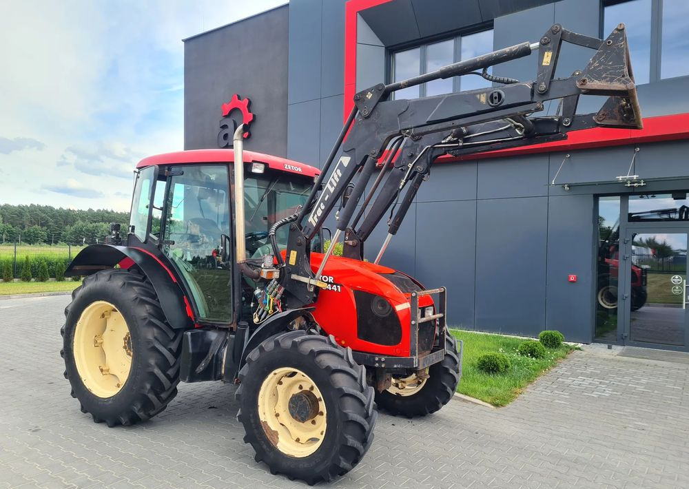 Zetor 8441 - Трактор: снимка 2 Zetor 8441 - Трактор: снимка 2