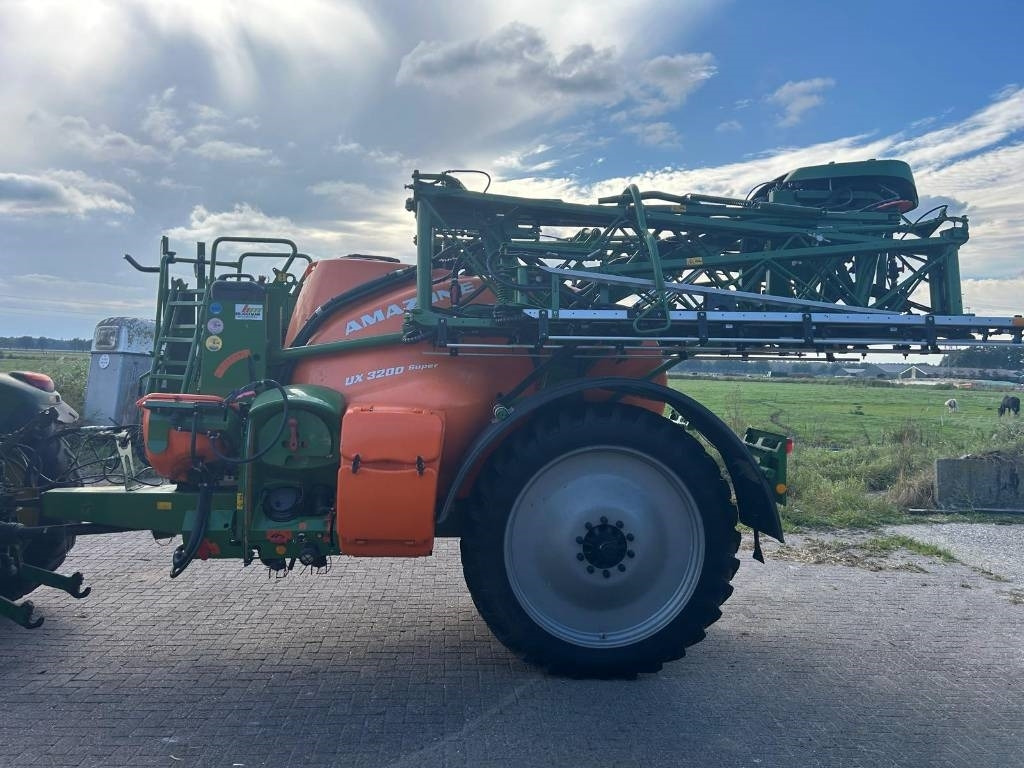 Amazone UX 3200 Super - Прикачна пръскачка: снимка 5 Amazone UX 3200 Super - Прикачна пръскачка: снимка 5