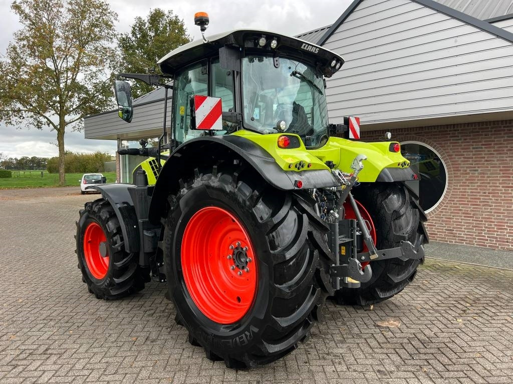 Claas Arion 530 CIS+ - Трактор: снимка 3 Claas Arion 530 CIS+ - Трактор: снимка 3