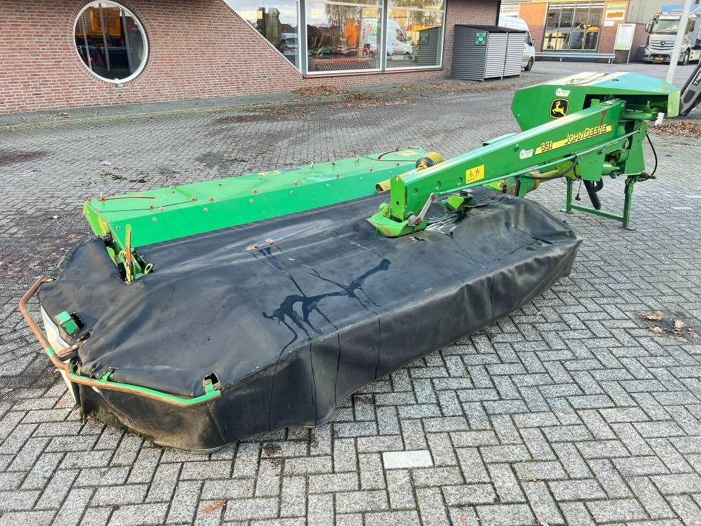 John Deere 331 maaier - Косачка: снимка 1 John Deere 331 maaier - Косачка: снимка 1