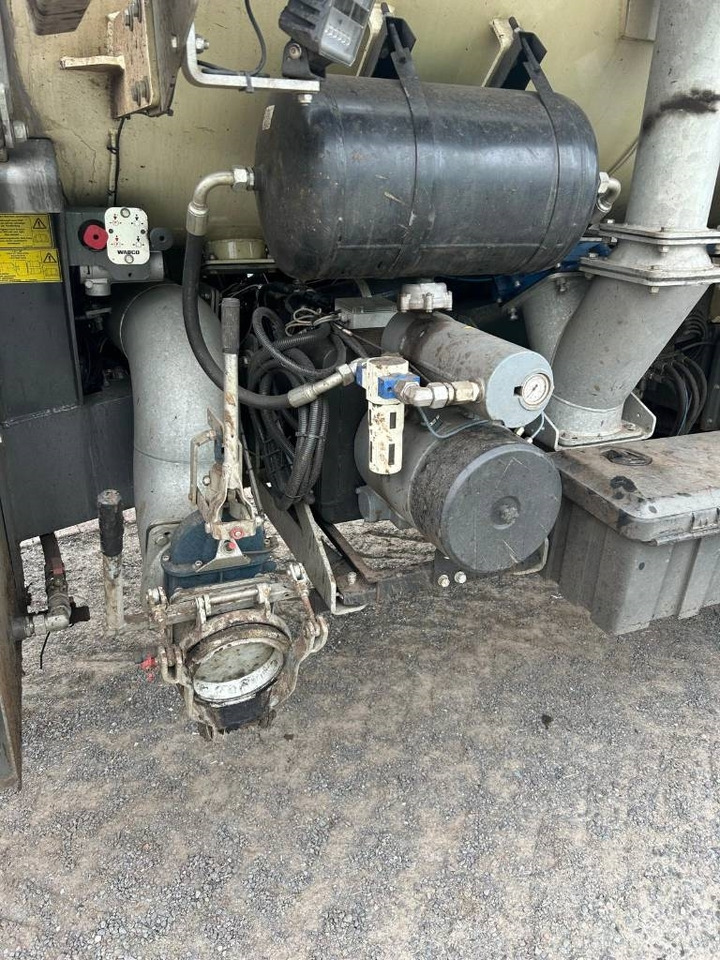 Kaweco Double Twin Shift 16 m3 - Цистерна за течен тор: снимка 4 Kaweco Double Twin Shift 16 m3 - Цистерна за течен тор: снимка 4