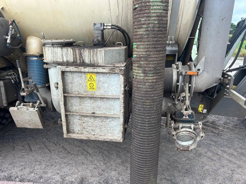 Kaweco Double Twin Shift 16 m3 - Цистерна за течен тор: снимка 5 Kaweco Double Twin Shift 16 m3 - Цистерна за течен тор: снимка 5