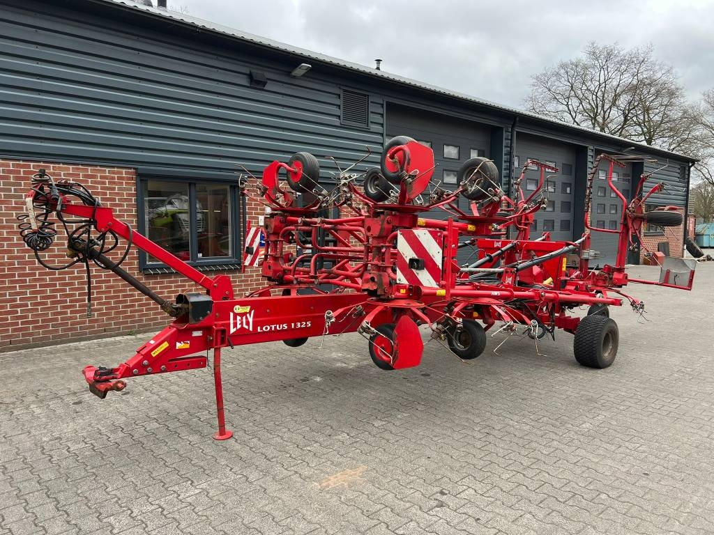 Lely Lotus 1325 - Гребло/ Сенообръщачка: снимка 1 Lely Lotus 1325 - Гребло/ Сенообръщачка: снимка 1