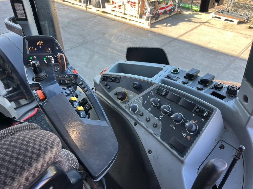 Лизинг на Valtra T 174 Versu  Valtra T 174 Versu: снимка 11