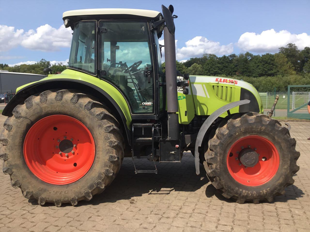 CLAAS Arion 630 - Трактор: снимка 2 CLAAS Arion 630 - Трактор: снимка 2