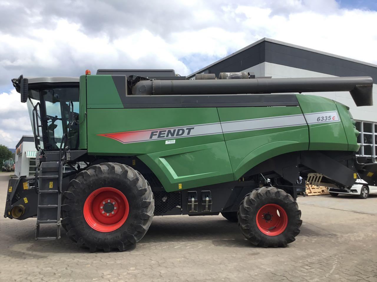 Fendt 6335 C - Зърнокомбайн: снимка 1 Fendt 6335 C - Зърнокомбайн: снимка 1