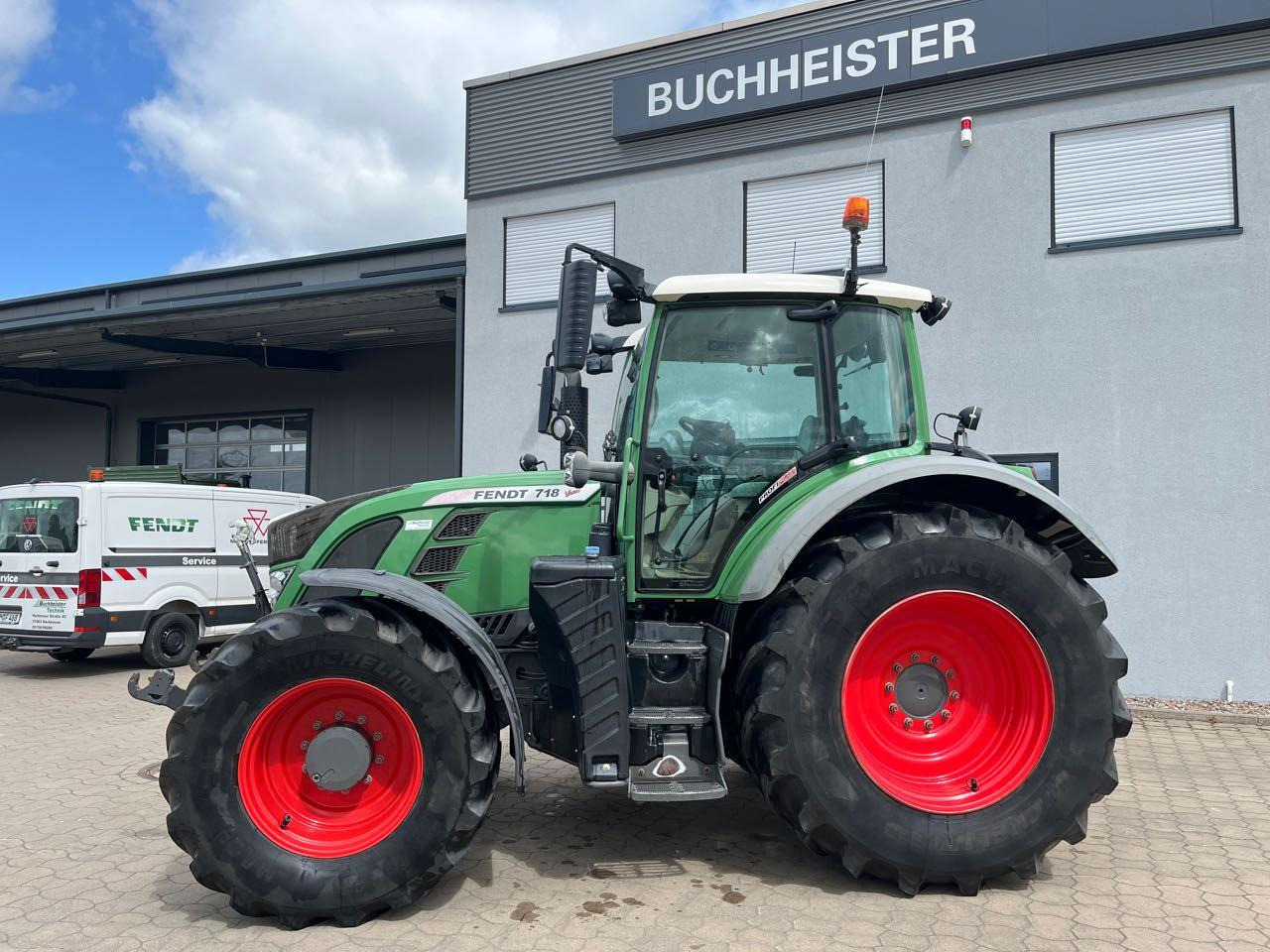 Fendt 718 Vario SCR - Трактор: снимка 2 Fendt 718 Vario SCR - Трактор: снимка 2