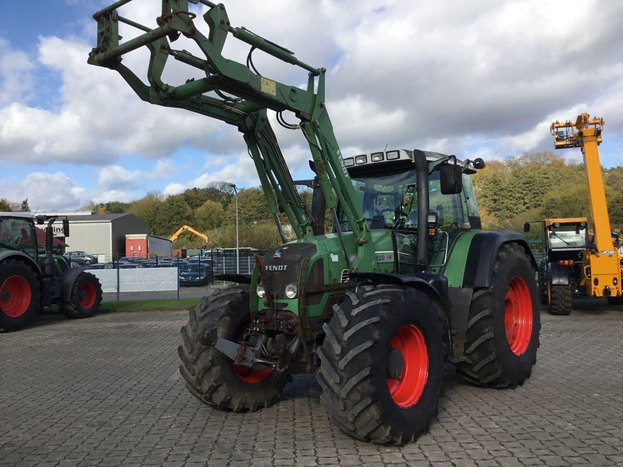 Fendt 820 Vario - Трактор: снимка 2 Fendt 820 Vario - Трактор: снимка 2